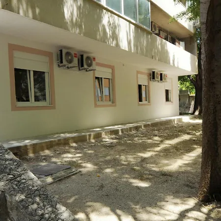 Oasis Hostel *